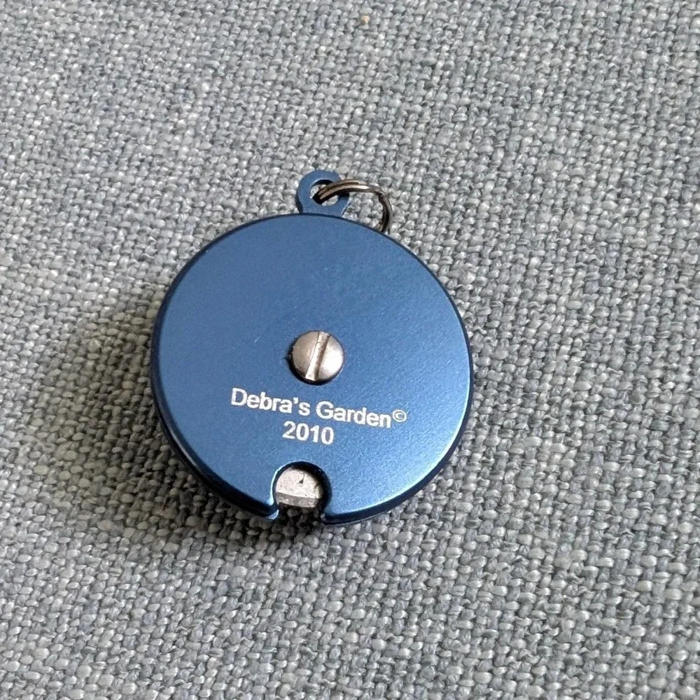 Debra's‎ Garden Cobalt Knitting Row Counter Yarn Cutter Pendant Swarovski 2010
